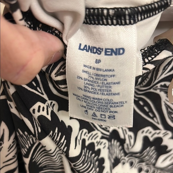 Lands End Women One Piece Black and White Floral Swimsuit Size 8P - Picture 5 of 5
